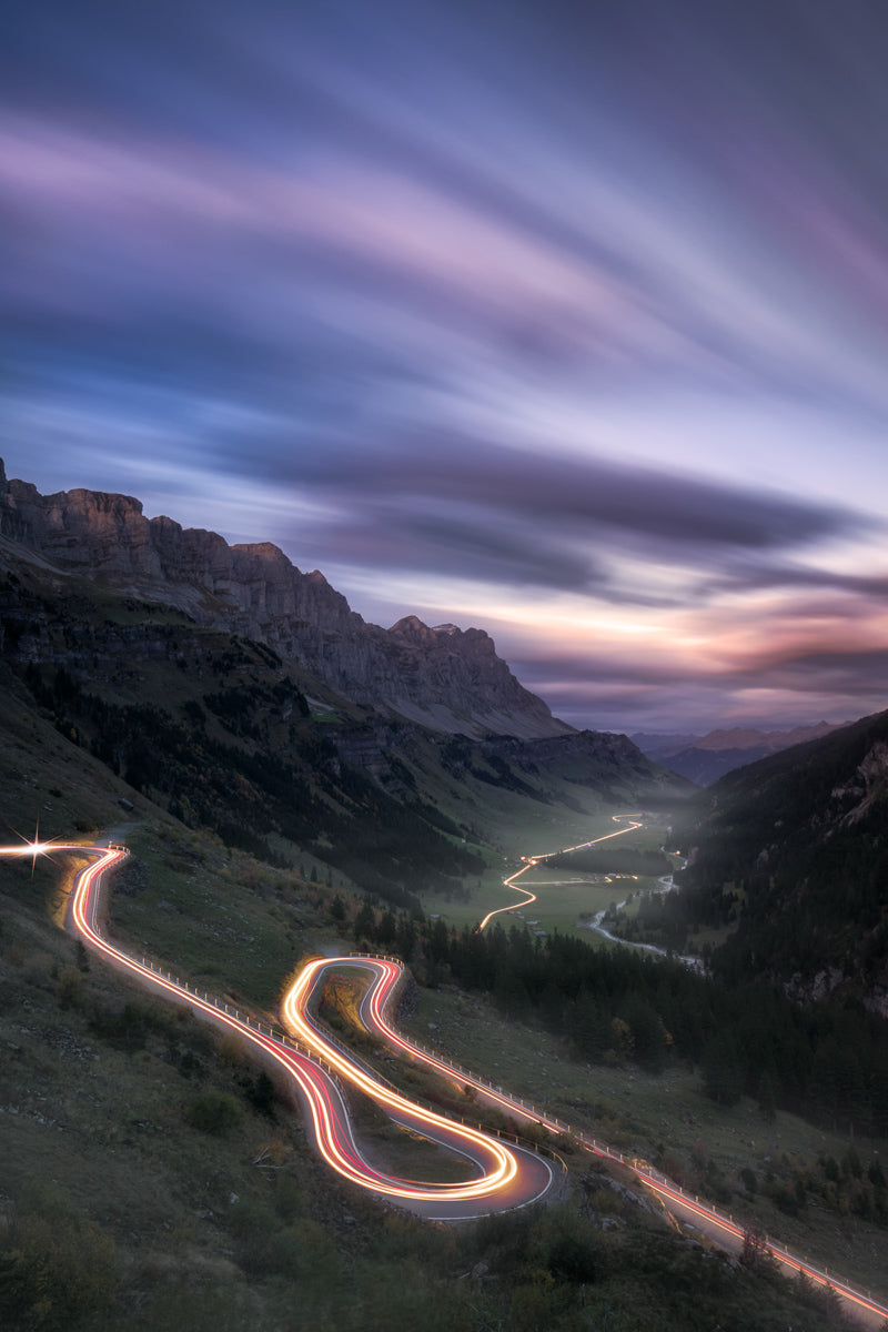 Lichtspuren auf der Passstrasse Klausenpass | Original Print