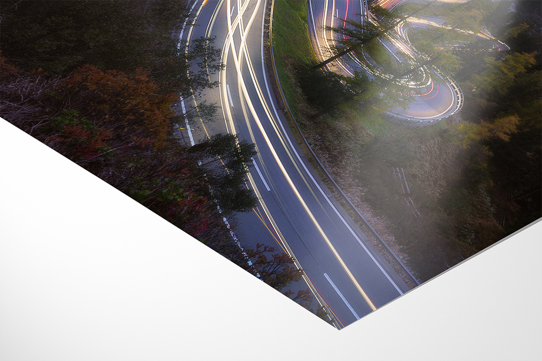 Lichtspuren auf der Malojapass-Strasse im Herbst | Original Print
