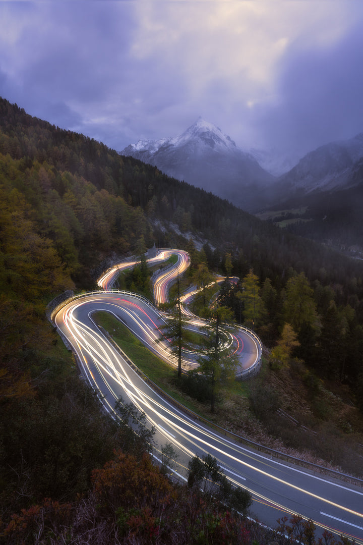 Lichtspuren auf der Malojapass-Strasse im Herbst | Original Print