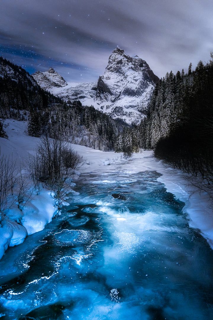 Wellhorn und gefrorener Fluss bei Nacht | Original Print